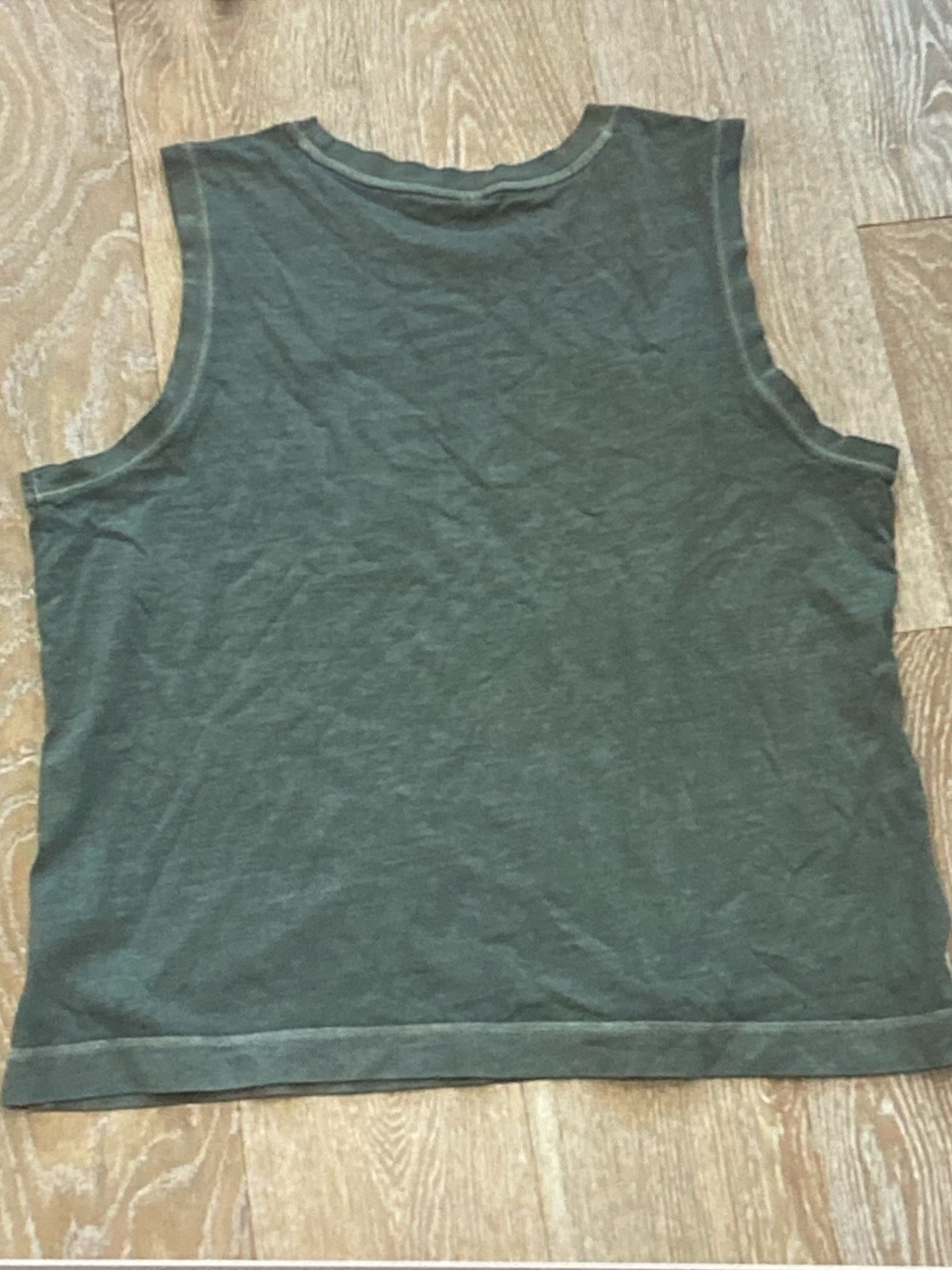 Old Navy Men's Olive Green Sleeveless Tank with Chest Pocket - Picture 5 of 5